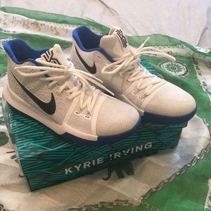 Nike Kyrie 3 Sneakers🔥